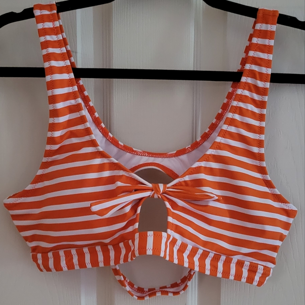 Front & back cutout bikini top